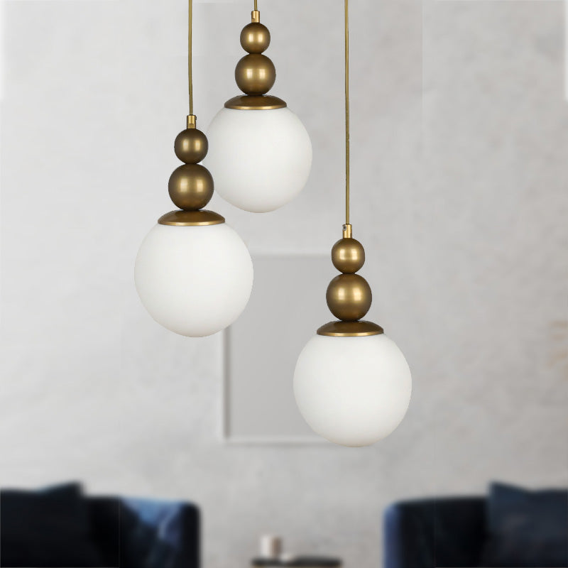 Latona метален таванен осветител с три крушки E27 в златист цвят 30x30x85cm.
