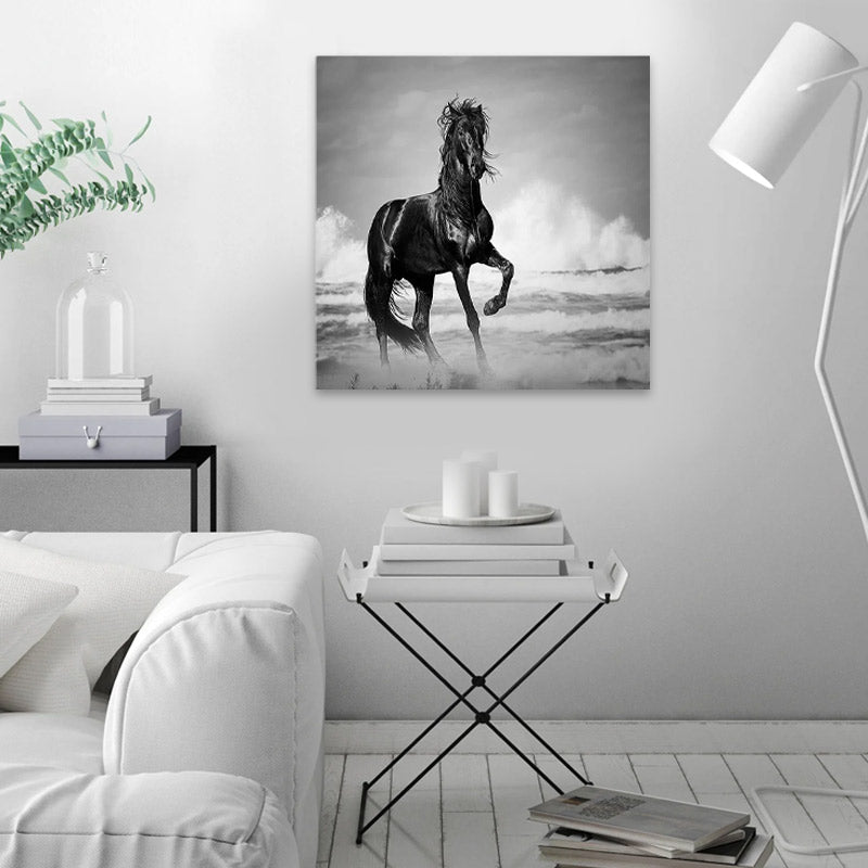 Картина "Black Horse" върху платно дигитален печат 60x60x3cm.