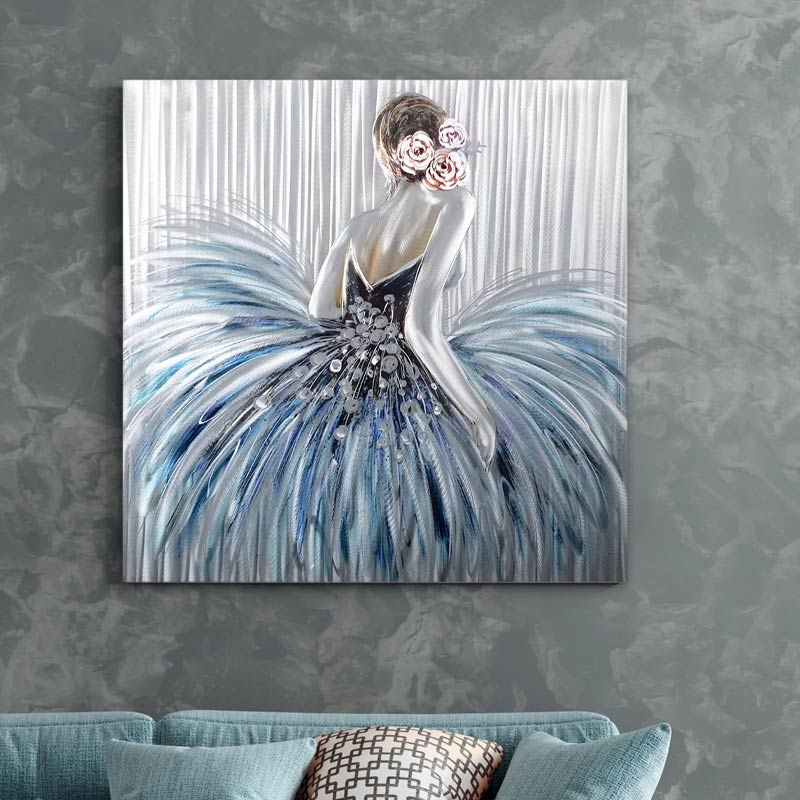 Картина на платно "Girl In Pearl Dress" дигитален печат 90x90x3cm.