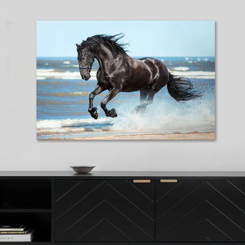 Картина "Black Horse" дигитален печат върху платно 100x70x3cm.