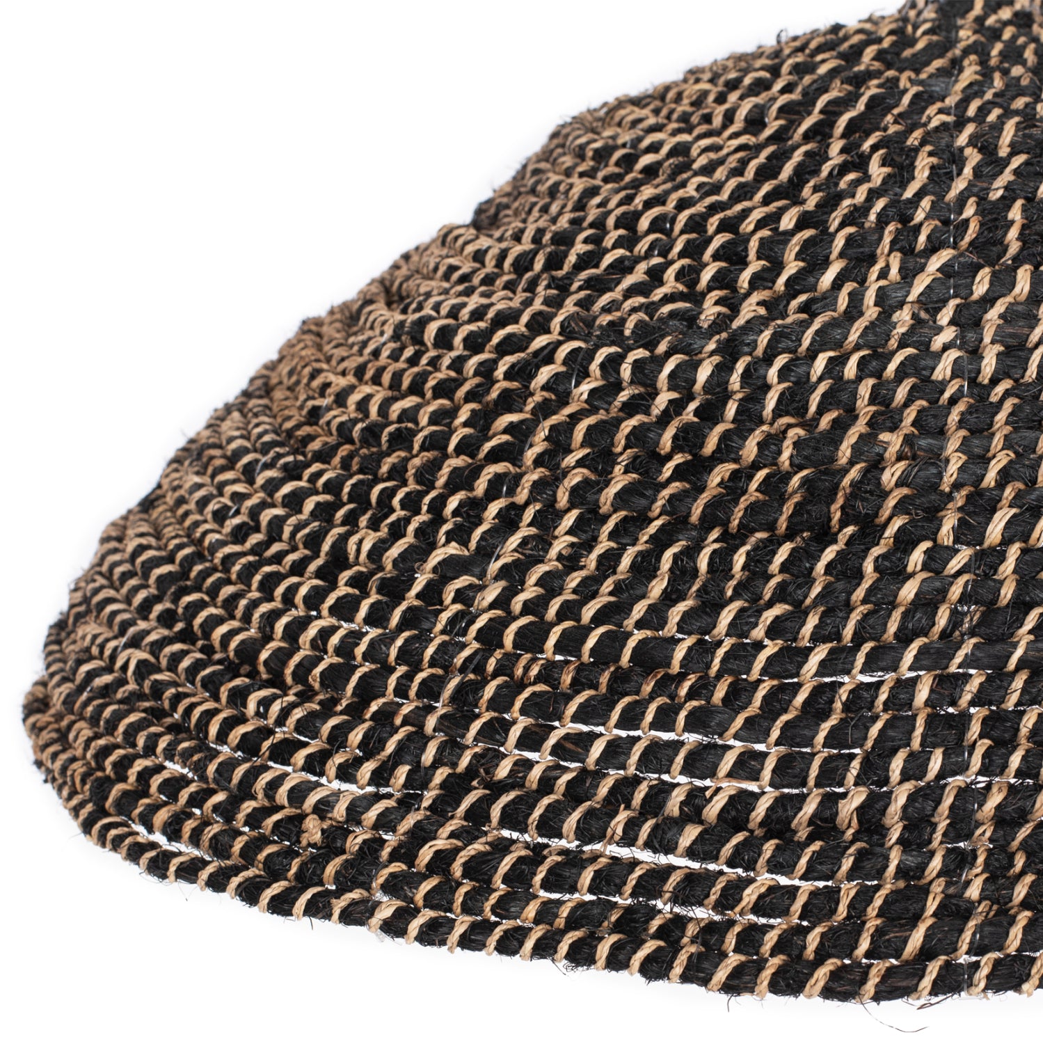 Пендел от рециклиран абака в черен цвят Φ49x15Hcm.