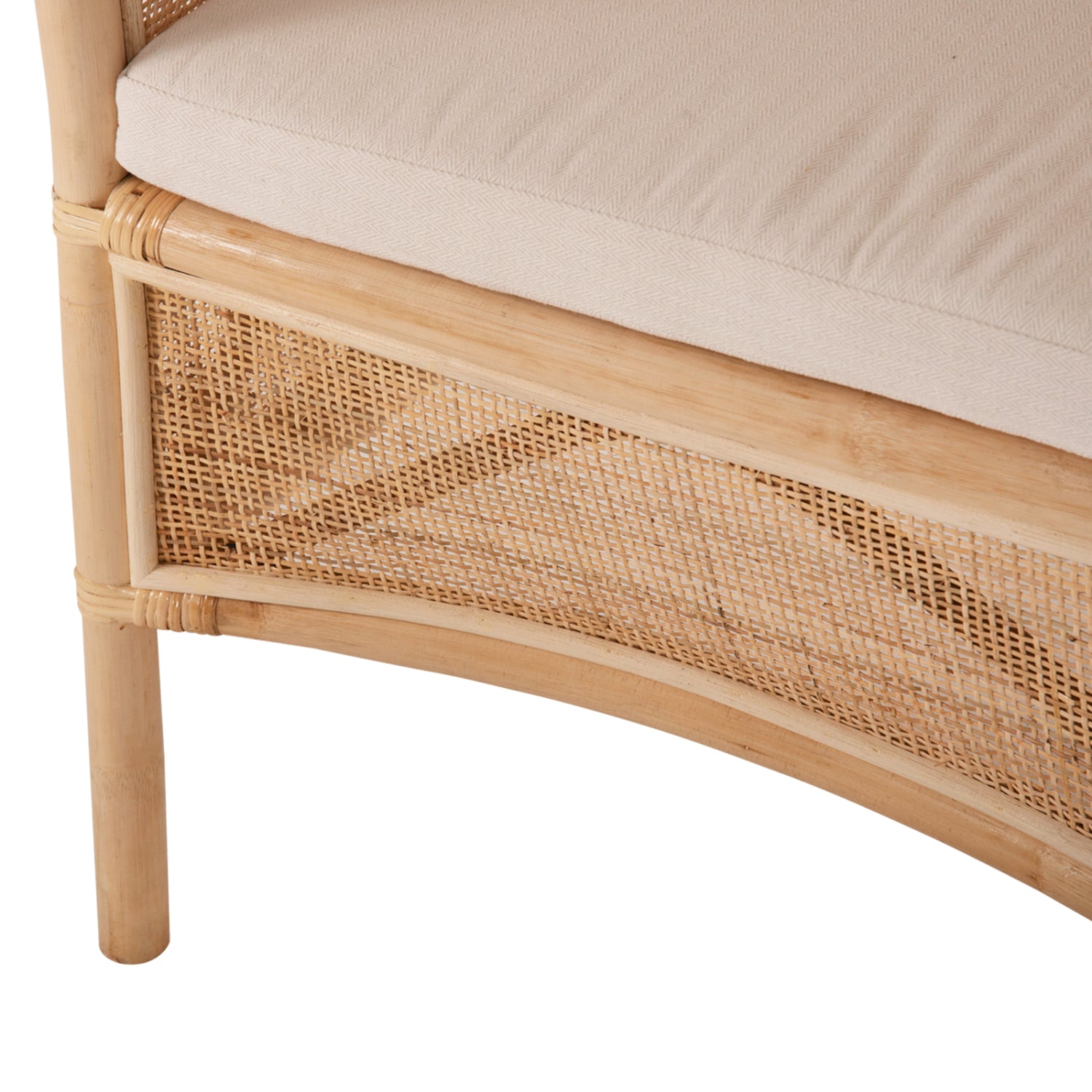 ФОТЬОЙЛ APRON ПРОБИТ РАТАН В ЕСТЕСТВЕН ЦВЯТ-БЯЛА ВЪЗГЛАВНИЦА 75x70x85Hсм.