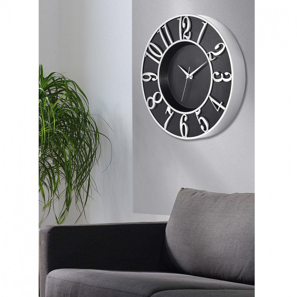 Метален стенен часовник с MDF 34x34 см.