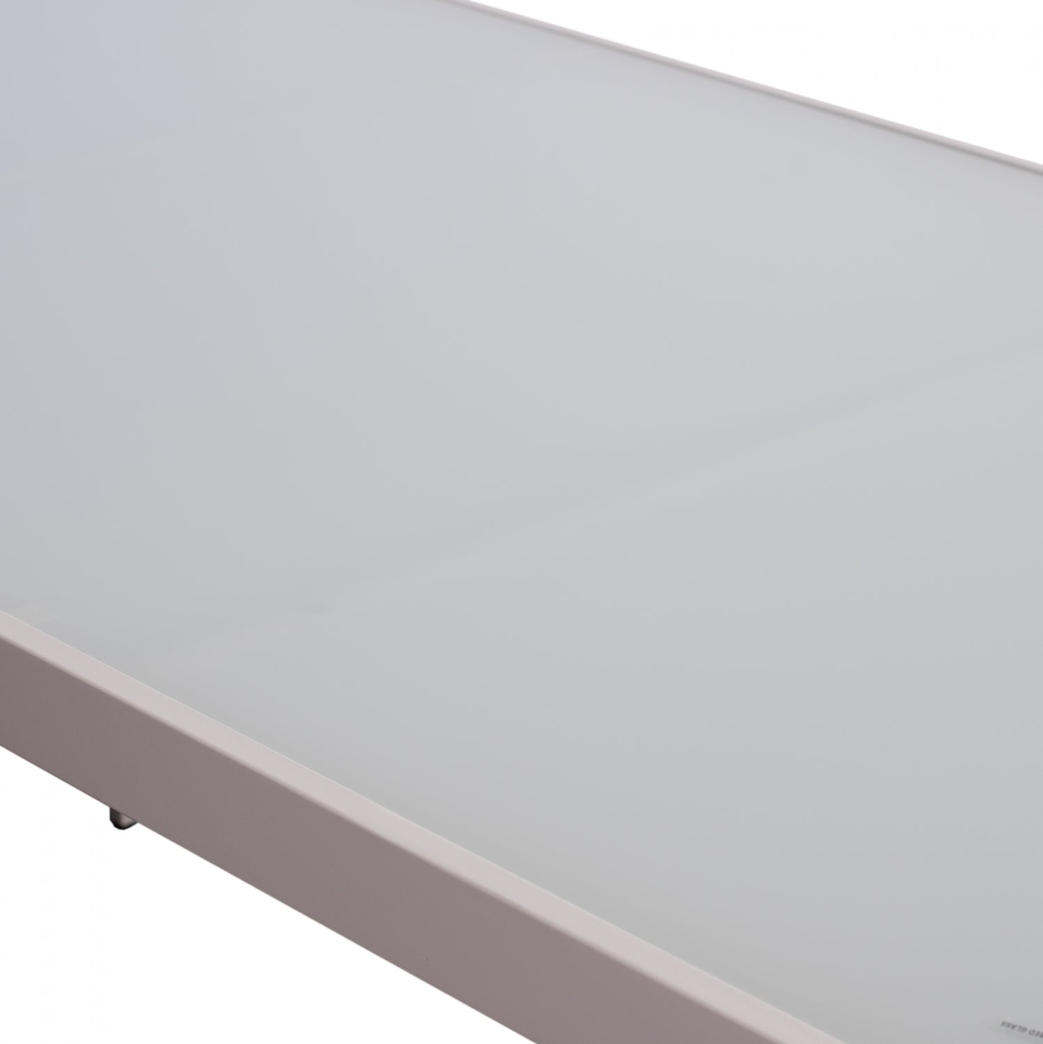 Метална маса ледено бяла със стъкло 150x90x75см.